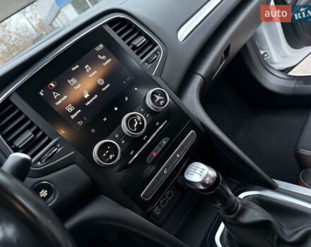 Белый Рено Меган, объемом двигателя 1.5 л и пробегом 138 тыс. км за 15399 $, фото 117 на Automoto.ua