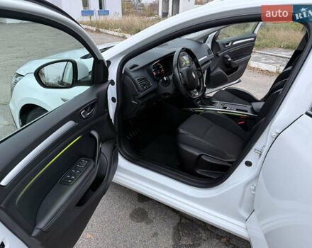 Белый Рено Меган, объемом двигателя 1.5 л и пробегом 138 тыс. км за 15399 $, фото 116 на Automoto.ua