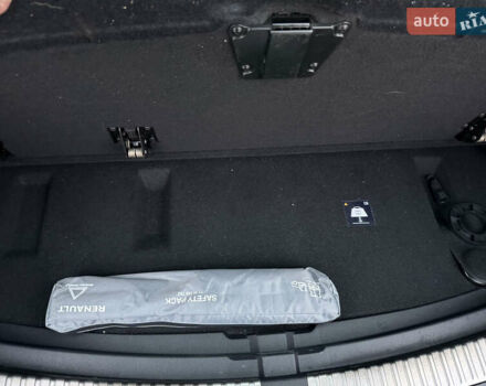 Белый Рено Меган, объемом двигателя 1.5 л и пробегом 138 тыс. км за 15399 $, фото 73 на Automoto.ua