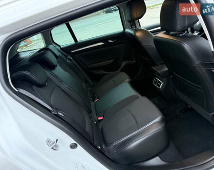 Белый Рено Меган, объемом двигателя 1.5 л и пробегом 138 тыс. км за 15399 $, фото 6 на Automoto.ua