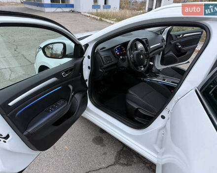 Белый Рено Меган, объемом двигателя 1.5 л и пробегом 138 тыс. км за 15399 $, фото 110 на Automoto.ua