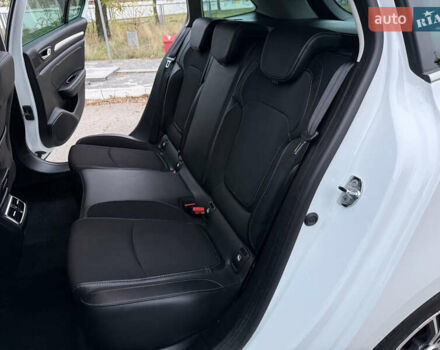 Белый Рено Меган, объемом двигателя 1.5 л и пробегом 138 тыс. км за 15399 $, фото 7 на Automoto.ua