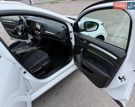 Белый Рено Меган, объемом двигателя 1.5 л и пробегом 138 тыс. км за 15399 $, фото 115 на Automoto.ua