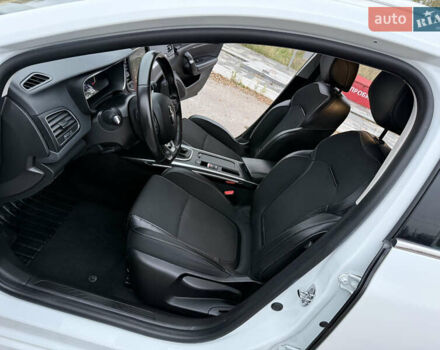 Белый Рено Меган, объемом двигателя 1.5 л и пробегом 138 тыс. км за 15399 $, фото 56 на Automoto.ua