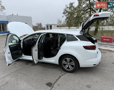 Белый Рено Меган, объемом двигателя 1.5 л и пробегом 138 тыс. км за 15399 $, фото 96 на Automoto.ua