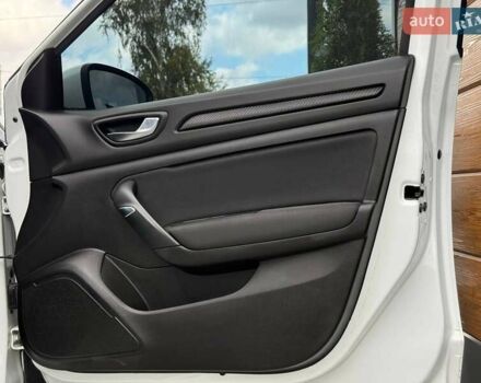 Белый Рено Меган, объемом двигателя 1.46 л и пробегом 253 тыс. км за 14500 $, фото 47 на Automoto.ua