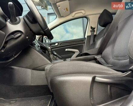 Белый Рено Меган, объемом двигателя 1.46 л и пробегом 253 тыс. км за 14500 $, фото 18 на Automoto.ua