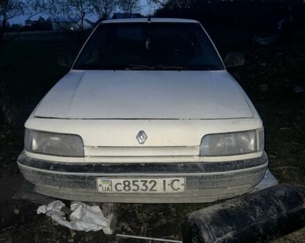 Білий Рено Меган, об'ємом двигуна 2.5 л та пробігом 3 тис. км за 500 $, фото 1 на Automoto.ua