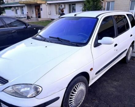 Белый Рено Меган, объемом двигателя 1.6 л и пробегом 290 тыс. км за 2600 $, фото 1 на Automoto.ua