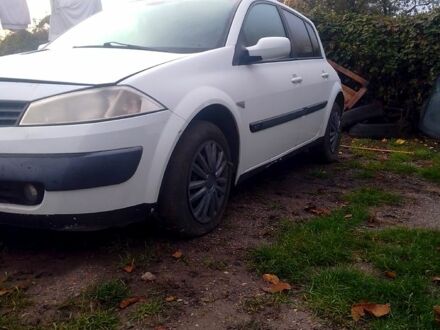 Белый Рено Меган, объемом двигателя 1.5 л и пробегом 240 тыс. км за 1600 $, фото 1 на Automoto.ua