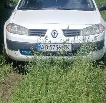 Белый Рено Меган, объемом двигателя 1.6 л и пробегом 232 тыс. км за 4600 $, фото 1 на Automoto.ua