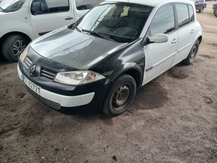 Рено Меган 2004 в Первомайск на Automoto.ua Белый Рено Меган, объемом двигателя 1 л и пробегом 300 тыс. км за 800 $, фото 1 на Automoto.ua