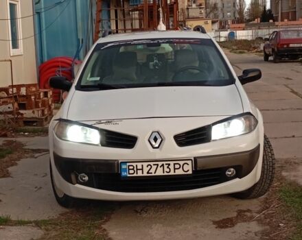 Белый Рено Меган, объемом двигателя 1.6 л и пробегом 270 тыс. км за 4300 $, фото 1 на Automoto.ua