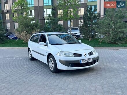 Белый Рено Меган, объемом двигателя 1.6 л и пробегом 298 тыс. км за 4550 $, фото 1 на Automoto.ua