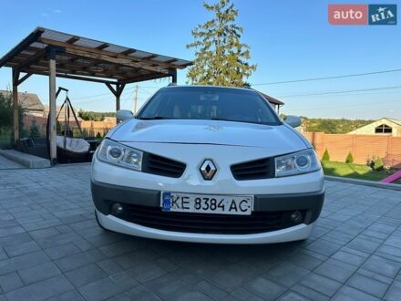 Белый Рено Меган, объемом двигателя 1.6 л и пробегом 320 тыс. км за 4499 $, фото 1 на Automoto.ua