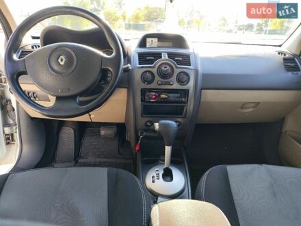 Белый Рено Меган, объемом двигателя 1.6 л и пробегом 225 тыс. км за 4600 $, фото 1 на Automoto.ua
