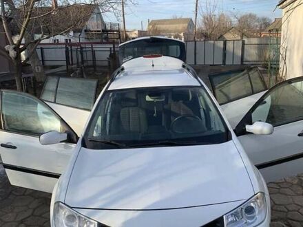 Белый Рено Меган, объемом двигателя 1.9 л и пробегом 160 тыс. км за 5750 $, фото 1 на Automoto.ua