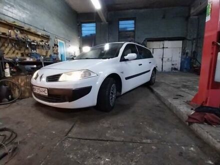 Белый Рено Меган, объемом двигателя 1.6 л и пробегом 215 тыс. км за 4200 $, фото 1 на Automoto.ua