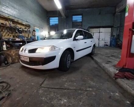 Белый Рено Меган, объемом двигателя 1.6 л и пробегом 215 тыс. км за 4200 $, фото 1 на Automoto.ua