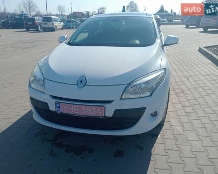 Белый Рено Меган, объемом двигателя 1.6 л и пробегом 199 тыс. км за 5500 $, фото 1 на Automoto.ua