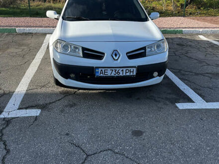 Белый Рено Меган, объемом двигателя 1.5 л и пробегом 230 тыс. км за 5300 $, фото 1 на Automoto.ua