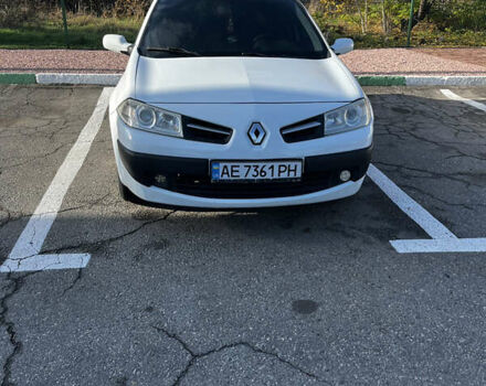 Белый Рено Меган, объемом двигателя 1.5 л и пробегом 230 тыс. км за 5300 $, фото 1 на Automoto.ua