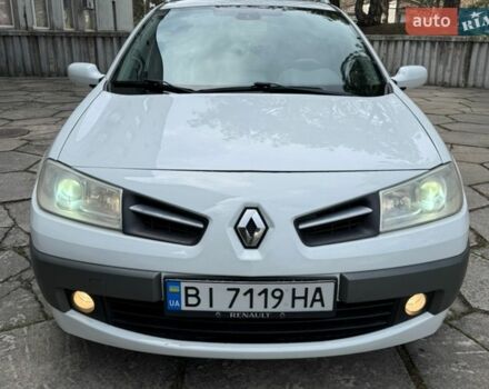 Белый Рено Меган, объемом двигателя 1.6 л и пробегом 235 тыс. км за 5500 $, фото 1 на Automoto.ua