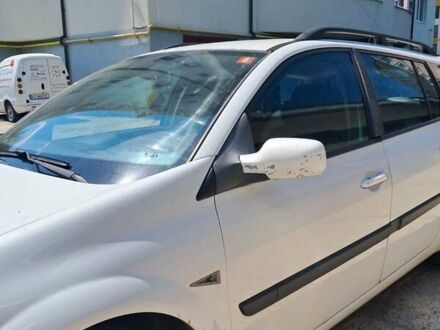 Белый Рено Меган, объемом двигателя 1.46 л и пробегом 268 тыс. км за 4000 $, фото 1 на Automoto.ua