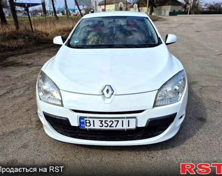 Белый Рено Меган, объемом двигателя 1.6 л и пробегом 178 тыс. км за 6999 $, фото 1 на Automoto.ua