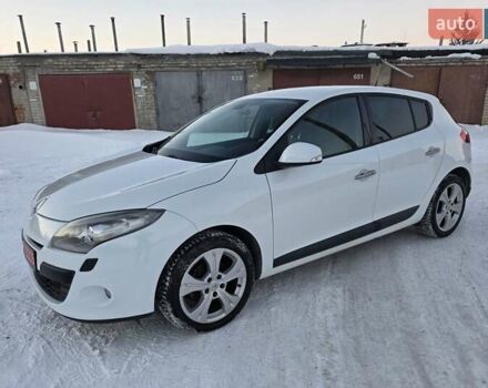 Белый Рено Меган, объемом двигателя 1.6 л и пробегом 128 тыс. км за 8499 $, фото 1 на Automoto.ua