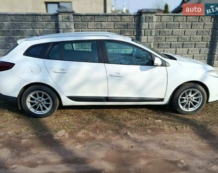 Белый Рено Меган, объемом двигателя 1.6 л и пробегом 300 тыс. км за 6000 $, фото 1 на Automoto.ua