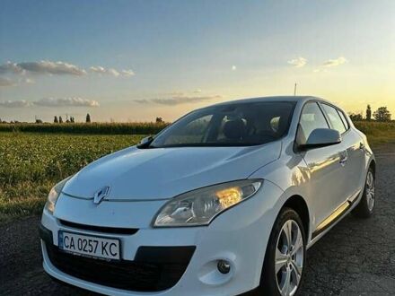 Рено Меган 2009 в Каменке на Automoto.ua Белый Рено Меган, объемом двигателя 1.5 л и пробегом 246 тыс. км за 6300 $, фото 1 на Automoto.ua
