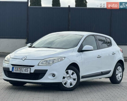 Рено Меган 2009 в Луцке на Automoto.ua Белый Рено Меган, объемом двигателя 1.6 л и пробегом 223 тыс. км за 6300 $, фото 1 на Automoto.ua