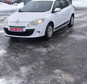 Белый Рено Меган, объемом двигателя 1.6 л и пробегом 201 тыс. км за 7150 $, фото 1 на Automoto.ua