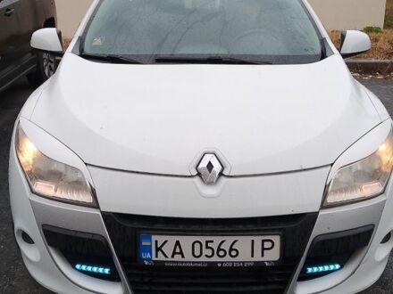 Білий Рено Меган, об'ємом двигуна 1.5 л та пробігом 240 тис. км за 5600 $, фото 1 на Automoto.ua