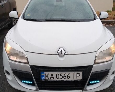 Белый Рено Меган, объемом двигателя 1.5 л и пробегом 240 тыс. км за 5600 $, фото 1 на Automoto.ua