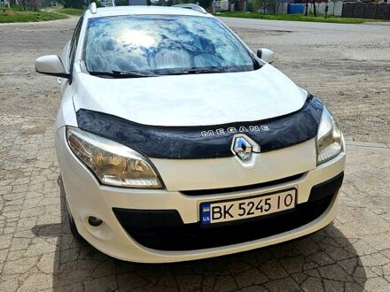 Рено Меган 2009 в Харькове на Automoto.ua Белый Рено Меган, объемом двигателя 1.6 л и пробегом 173 тыс. км за 7100 $, фото 1 на Automoto.ua