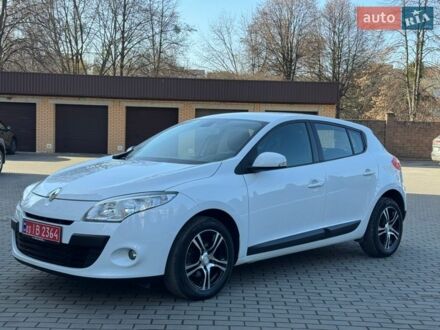 Белый Рено Меган, объемом двигателя 1.6 л и пробегом 179 тыс. км за 6500 $, фото 1 на Automoto.ua