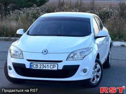 Рено Меган 2009 в Мене на Automoto.ua Белый Рено Меган, объемом двигателя 1.6 л и пробегом 300 тыс. км за 5100 $, фото 1 на Automoto.ua