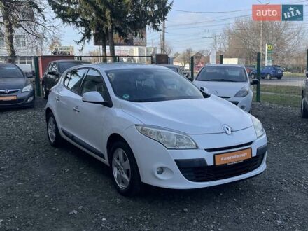 Белый Рено Меган, объемом двигателя 1.6 л и пробегом 252 тыс. км за 7350 $, фото 1 на Automoto.ua