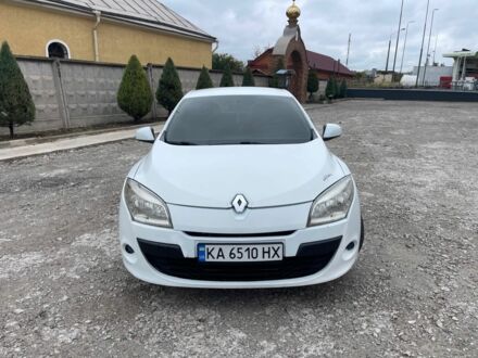 Білий Рено Меган, об'ємом двигуна 1.5 л та пробігом 300 тис. км за 4497 $, фото 1 на Automoto.ua