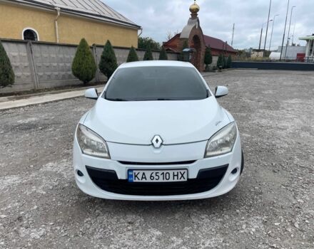 Білий Рено Меган, об'ємом двигуна 1.5 л та пробігом 300 тис. км за 4497 $, фото 1 на Automoto.ua