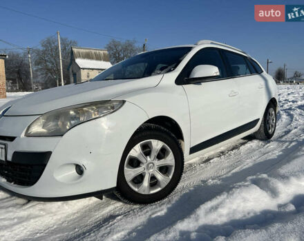 Белый Рено Меган, объемом двигателя 1.6 л и пробегом 240 тыс. км за 7300 $, фото 1 на Automoto.ua