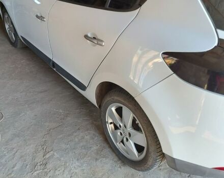 Белый Рено Меган, объемом двигателя 1.5 л и пробегом 201 тыс. км за 6000 $, фото 1 на Automoto.ua