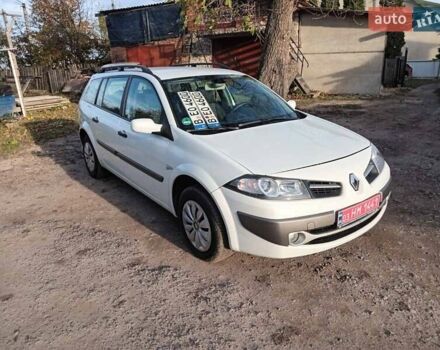 Рено Меган 2009 в Тернополе на Automoto.ua Белый Рено Меган, объемом двигателя 1.6 л и пробегом 201 тыс. км за 5299 $, фото 1 на Automoto.ua