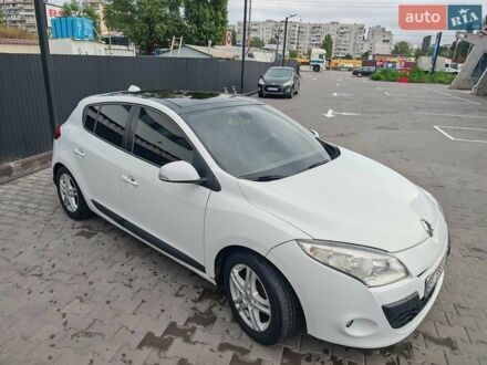 Белый Рено Меган, объемом двигателя 1.46 л и пробегом 295 тыс. км за 5500 $, фото 1 на Automoto.ua