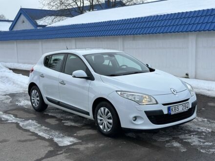 Белый Рено Меган, объемом двигателя 1.6 л и пробегом 200 тыс. км за 6700 $, фото 1 на Automoto.ua