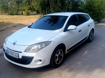 Белый Рено Меган, объемом двигателя 1.5 л и пробегом 327 тыс. км за 6000 $, фото 1 на Automoto.ua