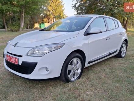 Рено Меган 2009 у Чернігові на Automoto.ua Білий Рено Меган, об'ємом двигуна 1.6 л та пробігом 190 тис. км за 8750 $, фото 1 на Automoto.ua