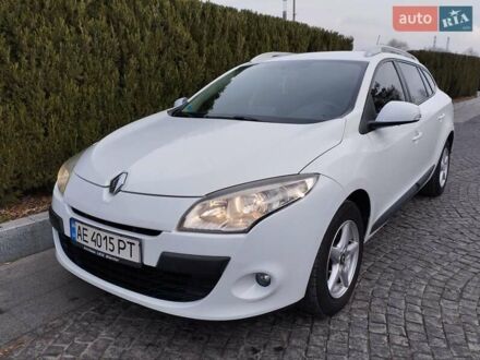 Рено Меган 2009 у Дніпро (Дніпропетровську) на Automoto.ua Білий Рено Меган, об'ємом двигуна 1.6 л та пробігом 227 тис. км за 6500 $, фото 1 на Automoto.ua